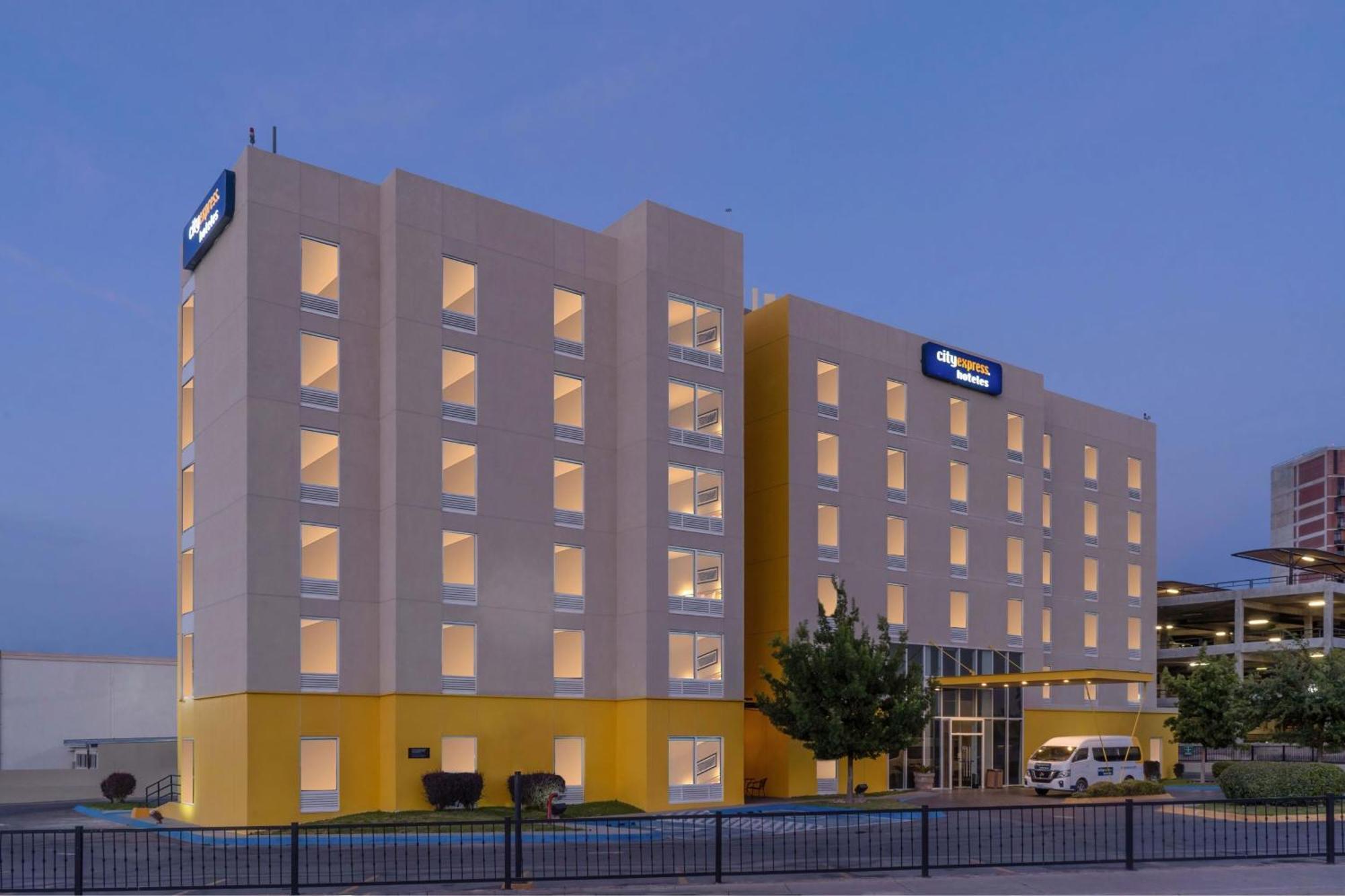 City Express By Marriott Chihuahua Exterior photo