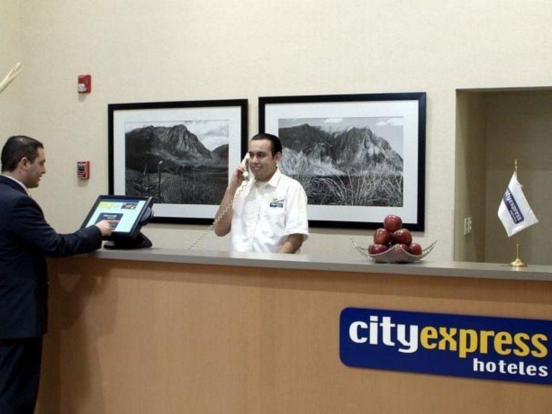 City Express By Marriott Chihuahua Exterior photo